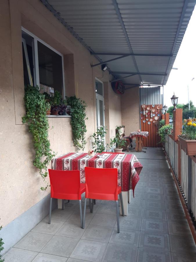 Lind Guest House B&B Ghiumri Exterior foto