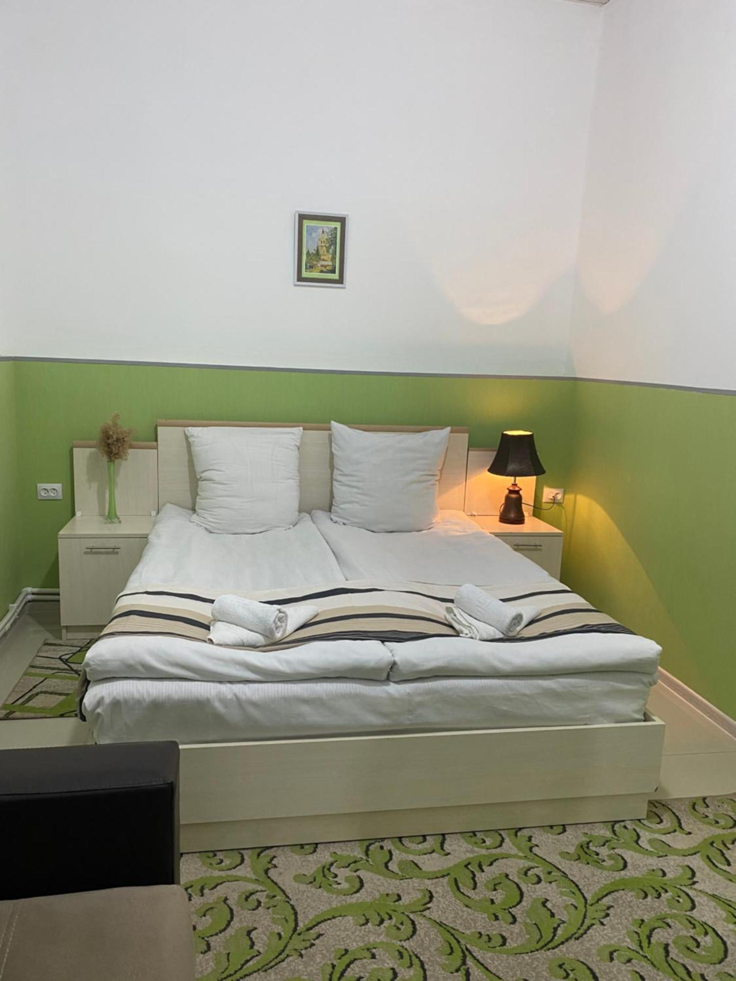 Lind Guest House B&B Ghiumri Exterior foto